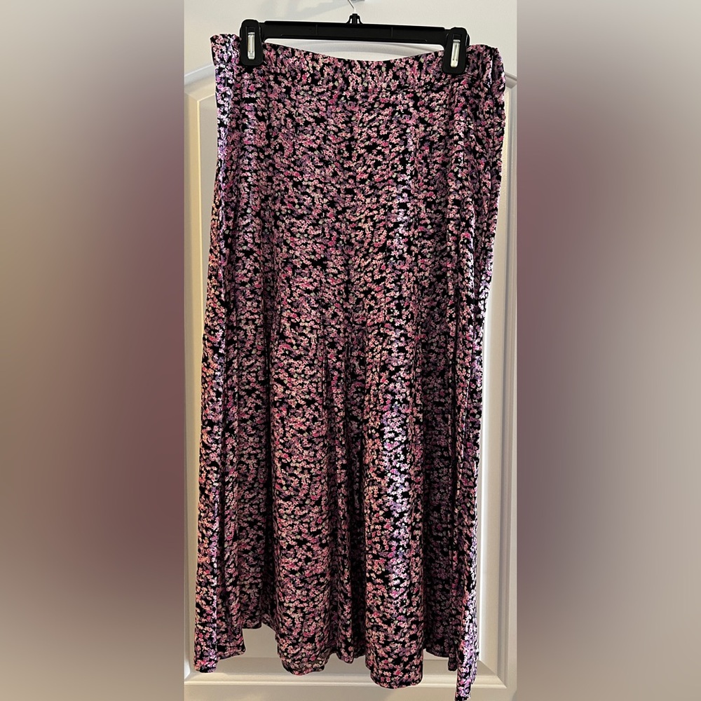 H&M Pink and Black Floral Skirt